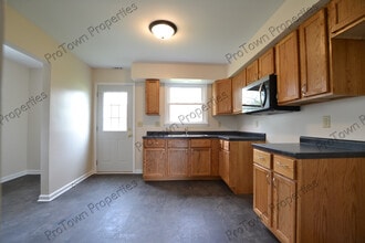 11 E Zarley Blvd in Joliet, IL - Foto de edificio - Building Photo