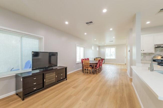 139 Gibson Ave in Bay Point, CA - Building Photo - Building Photo