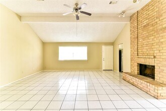 16319 N Trail Dr in Houston, TX - Building Photo - Building Photo