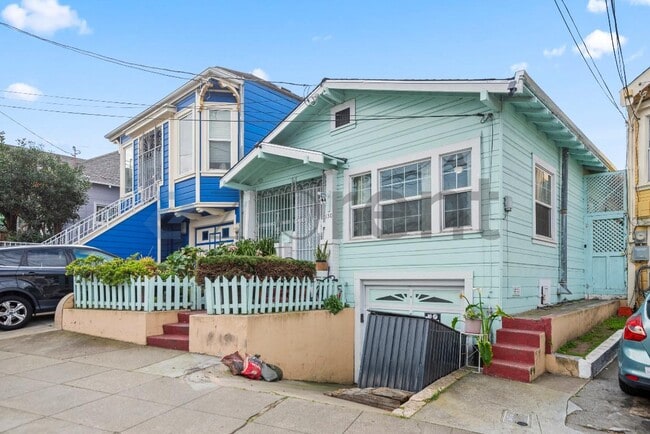 130 Templeton Ave in Daly City, CA - Foto de edificio - Building Photo
