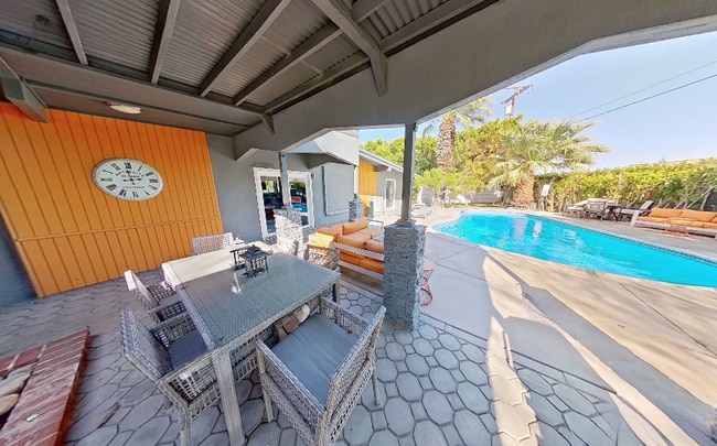 property at 1950 N Magnolia Rd