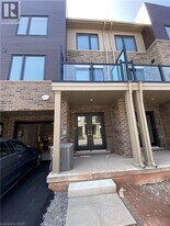 30 Dryden Ln in Hamilton, ON - Building Photo