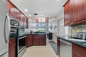 12542 Westhampton Cir in Wellington, FL - Building Photo - Building Photo