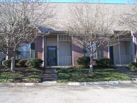 6911 Kings Crossing Way in Knoxville, TN - Building Photo