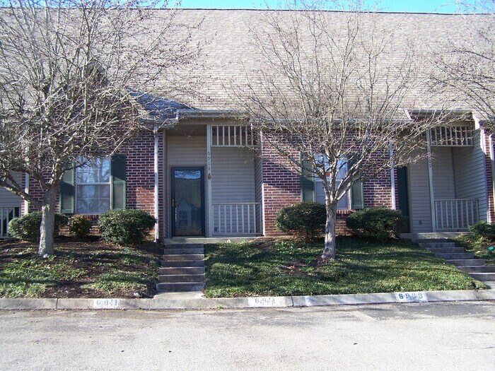 6911 Kings Crossing Way in Knoxville, TN - Building Photo