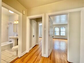 2948 W Nelson St in Chicago, IL - Building Photo - Building Photo