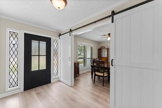 28814 Holly Hill Dr in Spring, TX - Foto de edificio - Building Photo