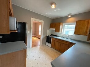 605 Brookland Park Dr in Iowa City, IA - Foto de edificio - Building Photo