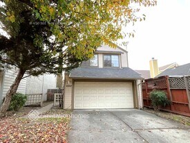 2250 Sandcastle Way in Sacramento, CA - Building Photo