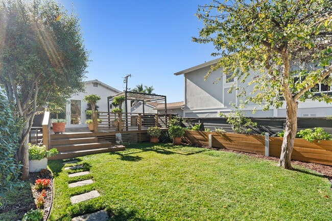 property at 662 Rosecrans Ave