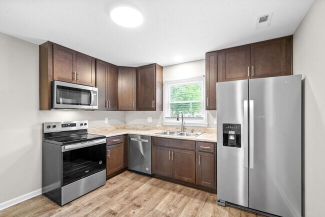 147 Darlene Dr in Clarksville, TN - Building Photo - Building Photo