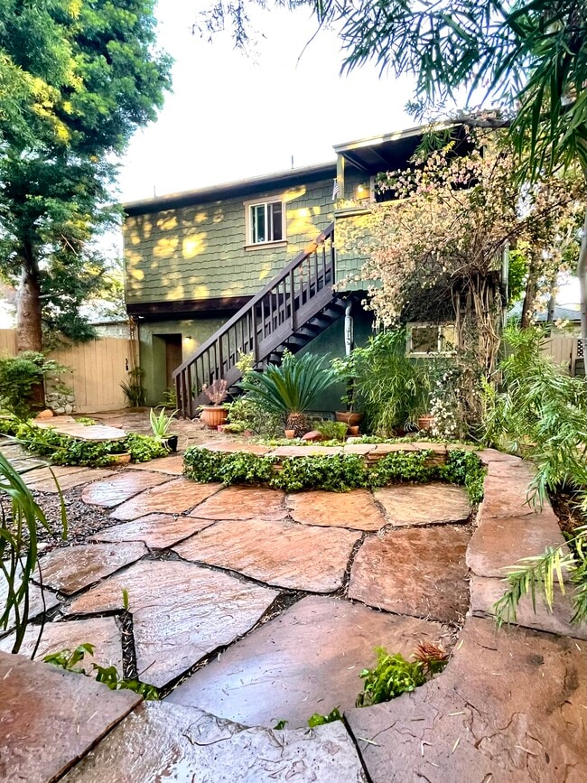 3869 McLaughlin Ave, Unit Rear in Los Angeles, CA - Building Photo - Building Photo