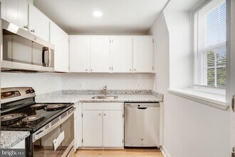 3008 S Abingdon St in Arlington, VA - Building Photo - Building Photo
