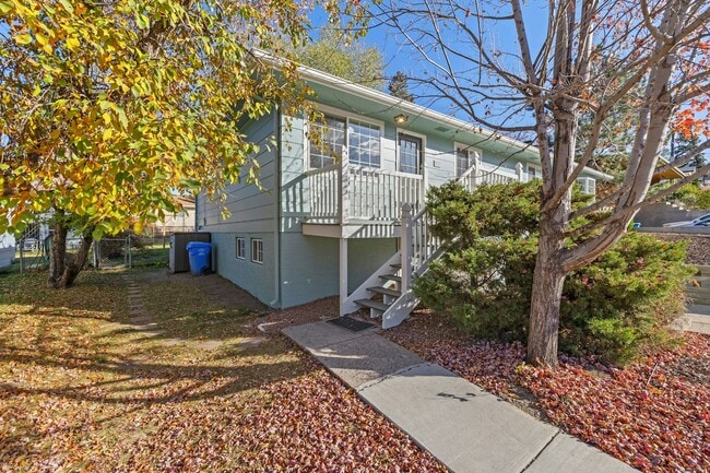 2011 Woodburn St in Colorado Springs, CO - Building Photo - Building Photo