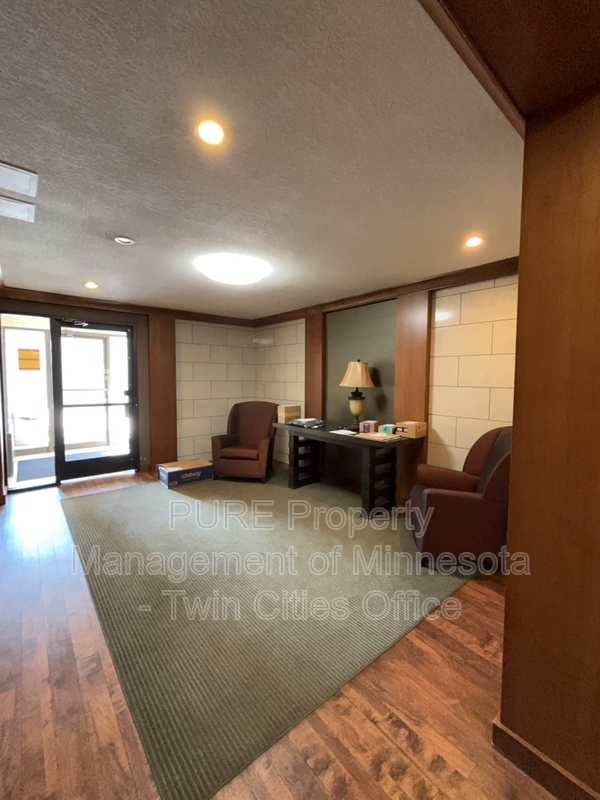 3540 Hennepin Ave in Minneapolis, MN - Building Photo - Building Photo