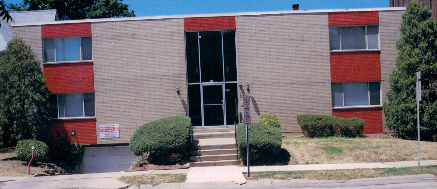 Mandel Apartments in Rockford, IL - Foto de edificio