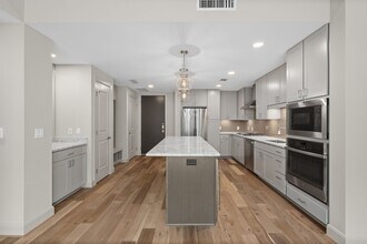 2511 Willowick Rd in Houston, TX - Building Photo - Building Photo