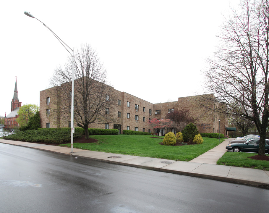 Franklin Square Manor in New Britain, CT - Building Photo