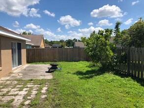 10518 Leader Ln in Orlando, FL - Building Photo - Building Photo