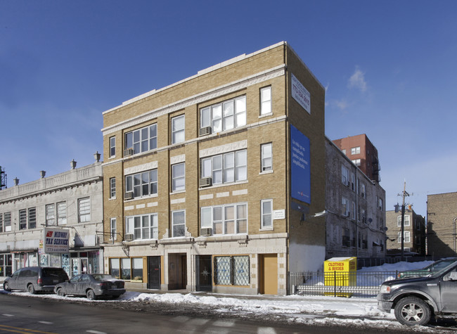 944 W Montrose Ave in Chicago, IL - Foto de edificio - Building Photo