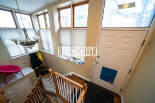 1011 Tremont St in Boston, MA - Building Photo