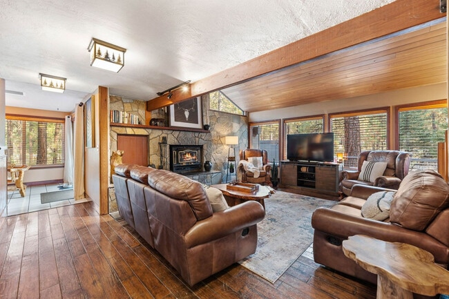 18087 E Butte Ln in Sunriver, OR - Building Photo - Building Photo