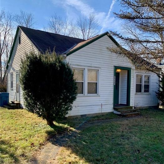 2221 W 58th St in Indianapolis, IN - Building Photo