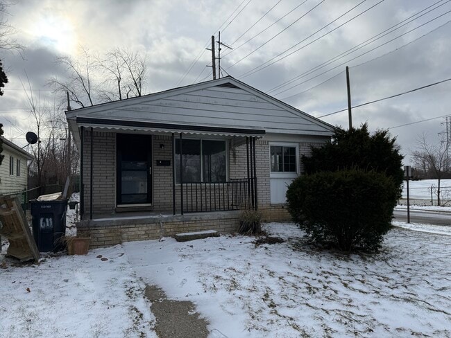 property at 611 Montana Ave