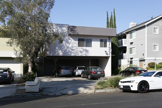 Vinton Apartments in Los Angeles, CA - Building Photo - Building Photo
