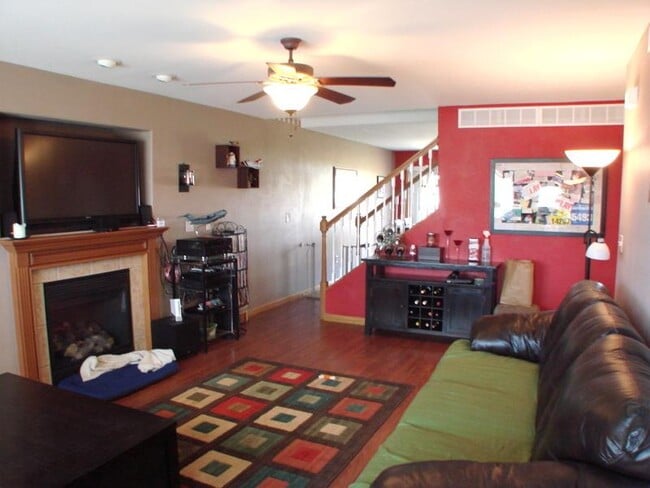 2009 Wexford Green Way in Belleville, IL - Building Photo - Building Photo