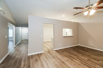 8359 3 Creeks Blvd in Jacksonville, FL - Building Photo - Building Photo
