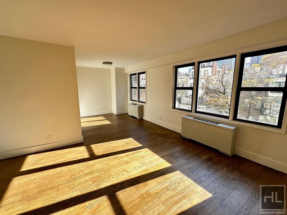 EAST 63 STREET in New York, NY - Building Photo