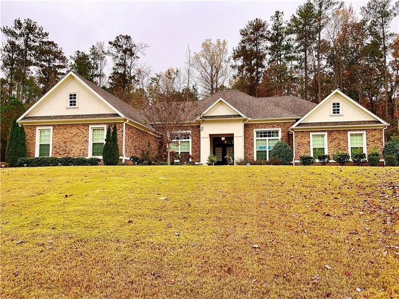 2333 Barrington Trace Cir in Atlanta, GA - Building Photo