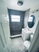 5388 4th St N, Unit 109 in St. Petersburg, FL - Foto de edificio - Building Photo