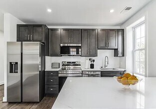 1801 Otis St NE, Unit 5 in Washington, DC - Building Photo - Building Photo