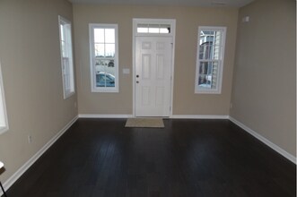 101 Scuppernong Way in Clayton, NC - Foto de edificio - Building Photo