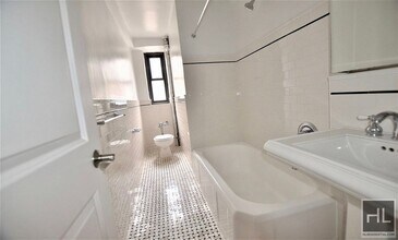 EAST 56 STREET in New York, NY - Building Photo - Building Photo