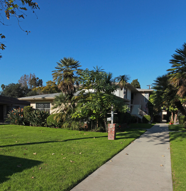 1611 Riverside Dr in Glendale, CA - Foto de edificio - Building Photo