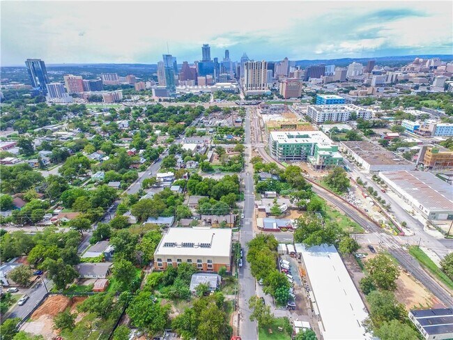 1401 E 4th St in Austin, TX - Building Photo - Building Photo