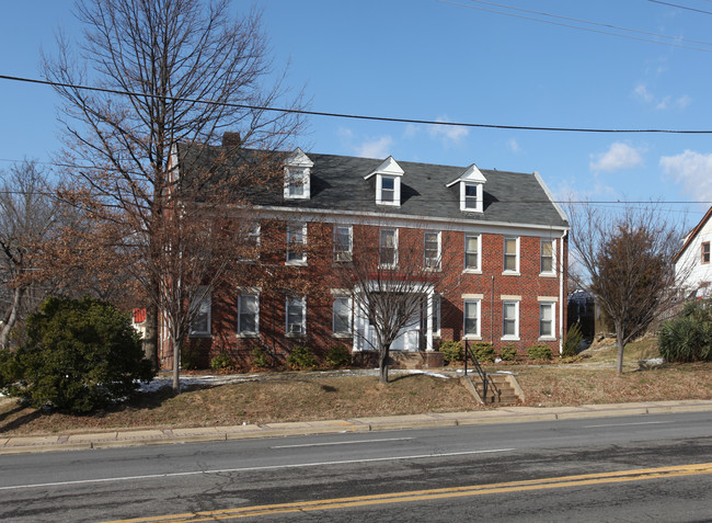 3700 Bladensburg Rd in Brentwood, MD - Building Photo - Building Photo