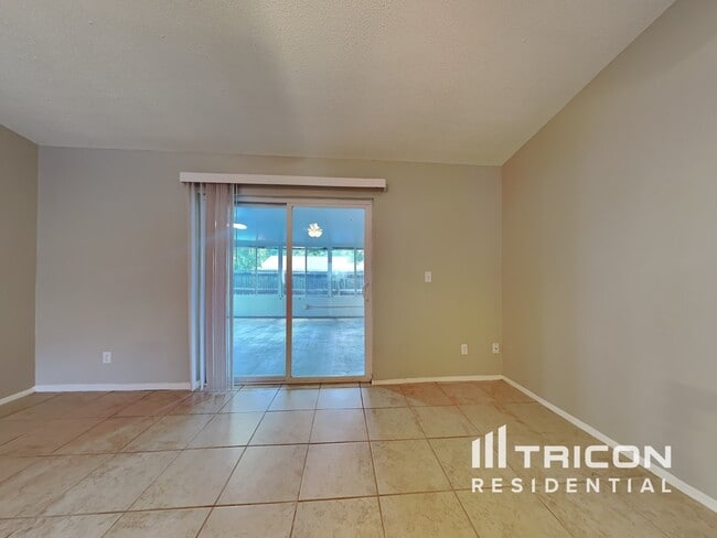 11511 Blackbark Dr in Riverview, FL - Building Photo - Building Photo