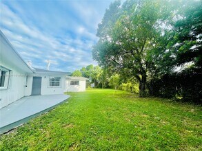 20560 SW 113th Rd in Miami, FL - Building Photo - Building Photo
