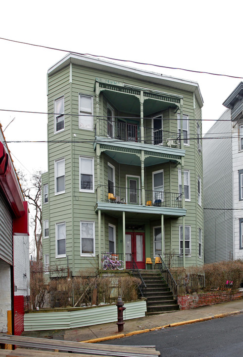 24 Astor Pl in Yonkers, NY - Foto de edificio
