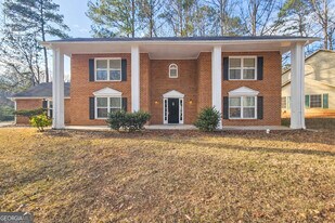 1075 To Lani Dr in Stone Mountain, GA - Building Photo