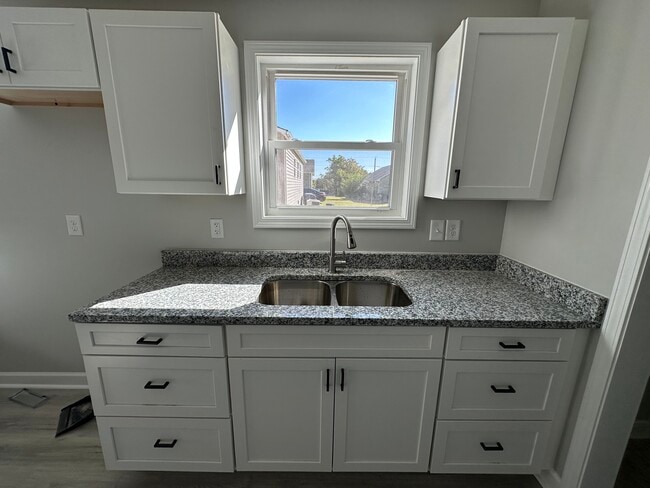 305 Leonford St in Lexington, NC - Building Photo - Building Photo