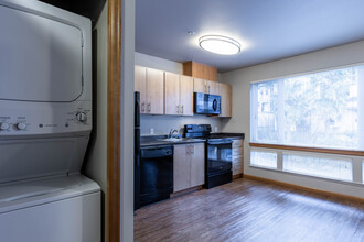 Medina in Portland, OR - Building Photo - Interior Photo