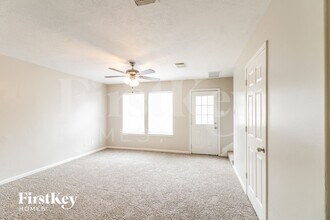 6402 Mountain Pines Ln in Katy, TX - Foto de edificio - Building Photo