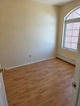 176-4 Jamaica Ave in Queens, NY - Building Photo - Building Photo