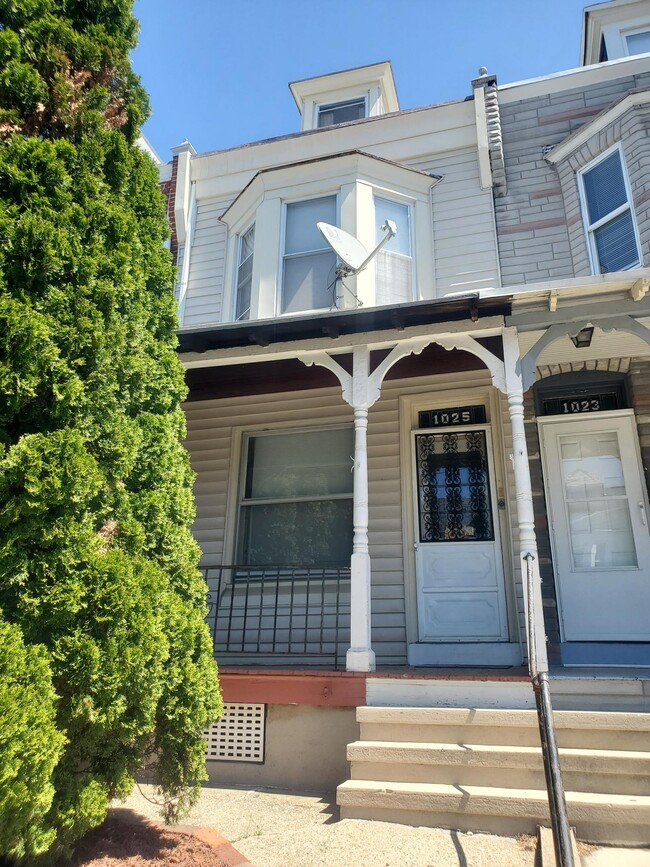 property at 1025 Mulberry St