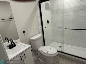 720 NE 7th St in Hallandale Beach, FL - Building Photo - Building Photo